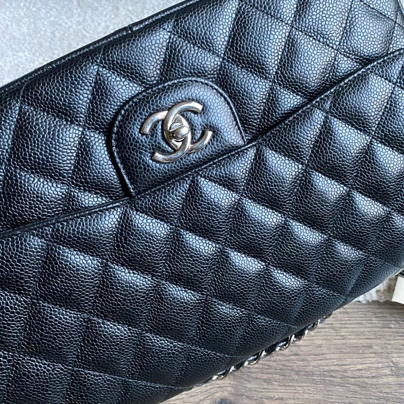 SOLD. Chanel jumbo single flap bag in black caviar - Picture 8 of 16